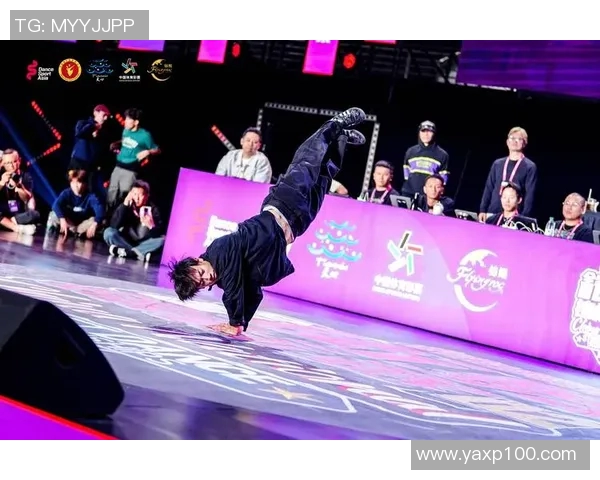 北京街舞队在世界攀岩锦标赛中以68分高居积分榜首位